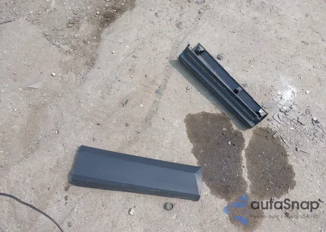 2018 Toyota Rav4 Le z USA, uszkodzony, nr VIN JTMBFREV5JJ203235